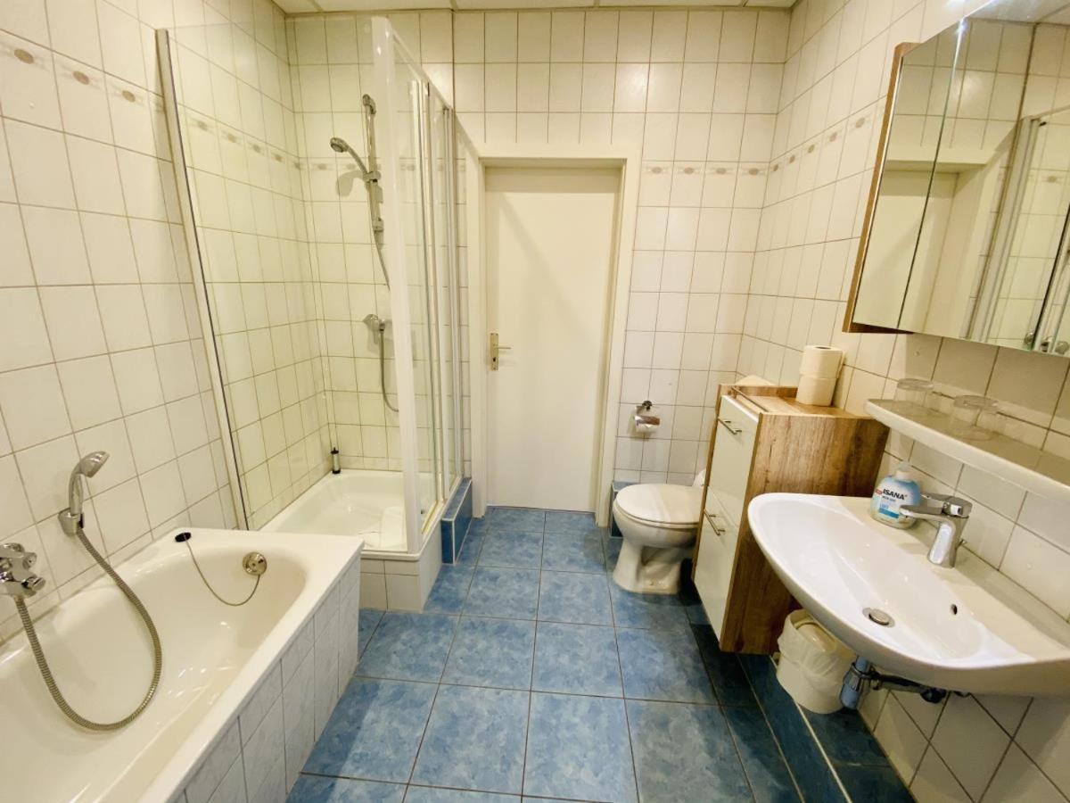 Promenadenblick/Captains-Suite Rostock Exterior foto